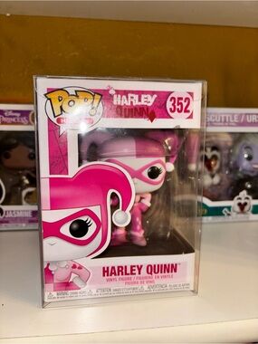 Funko Pop! Harley Quinn Pink & White Variant #352